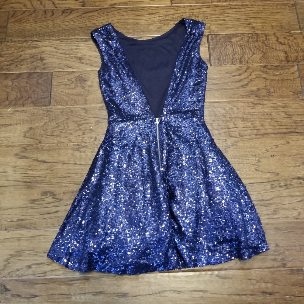 EUC Deep-V-Back Navy Tobi Vina Sequined Dress - S - Picture 2 of 8